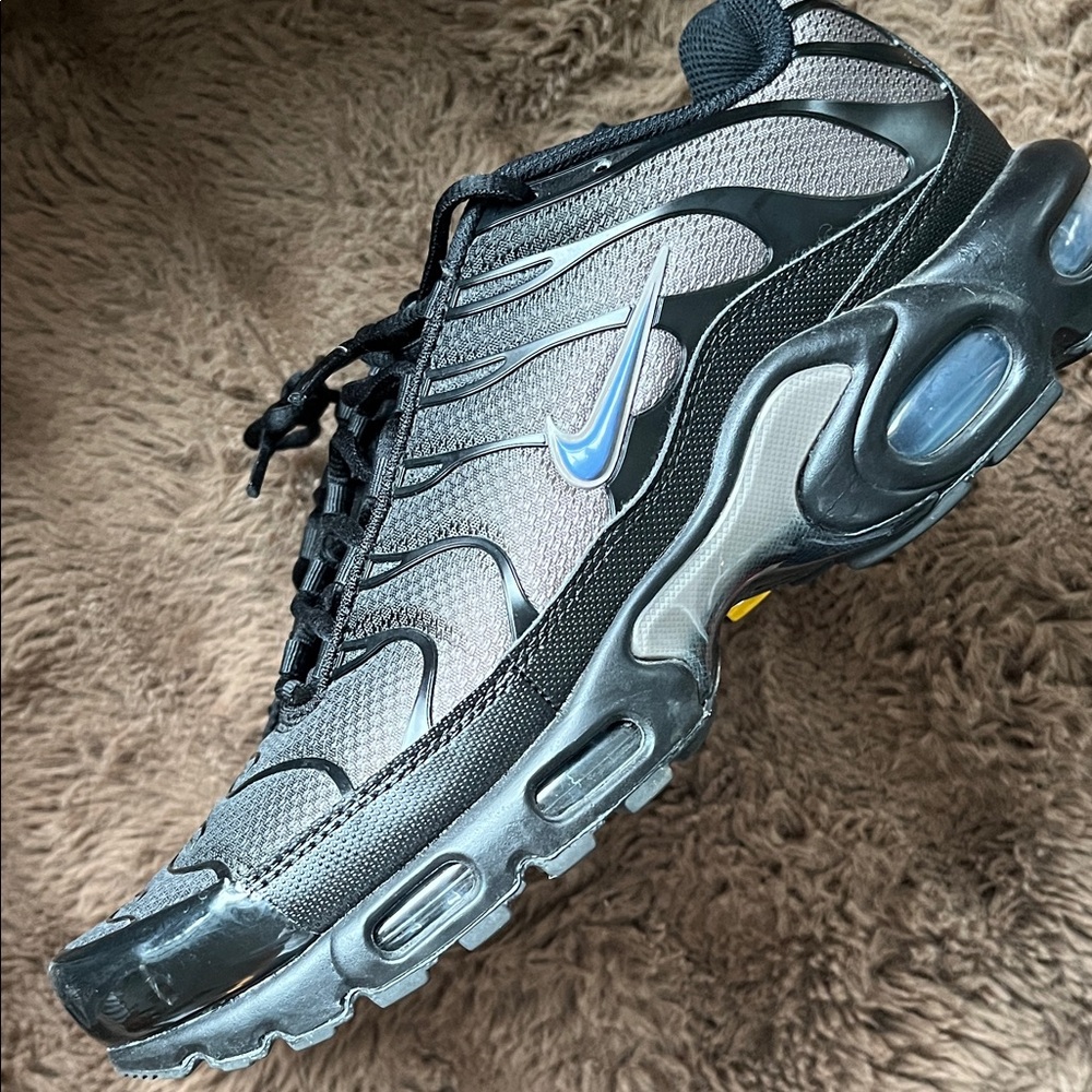 Nike Air TN Black and Gray Men's